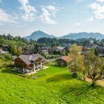 Professionelle Interiorfotografie einer Ferienwohnung von Leo Schindzielorz, modernes und stilvolles Design für Hotelfotografie und FeWo-Vermarktung. Hochwertige Einrichtung und harmonische Farbgestaltung